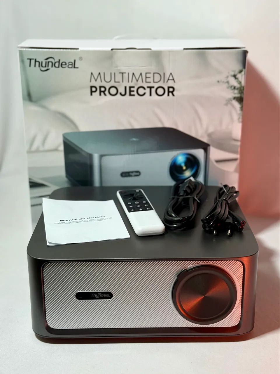 Projetor Thundeal Td98 Pro Ótica Selada Wifi 6 Android Cinza-escuro 127/220v