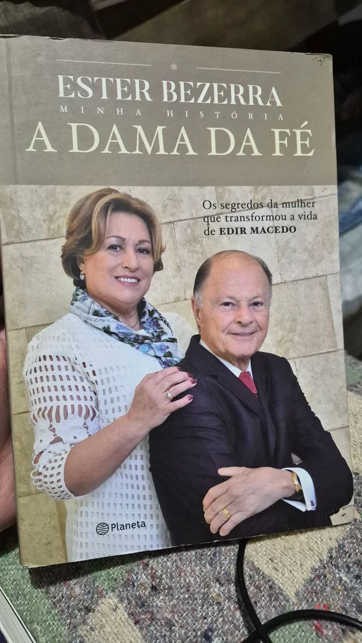 A dama da fé - Ester Bezerra (USADO)