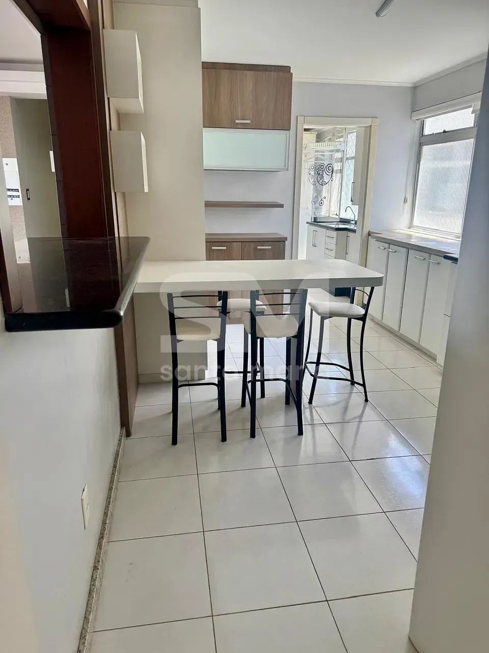 Apartamento mobiliado, amplo e pronto para morar. - Foto 4