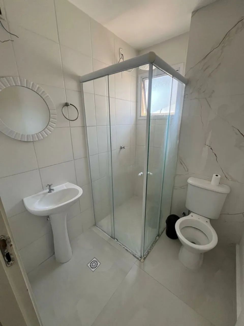 Alugo apartamento.