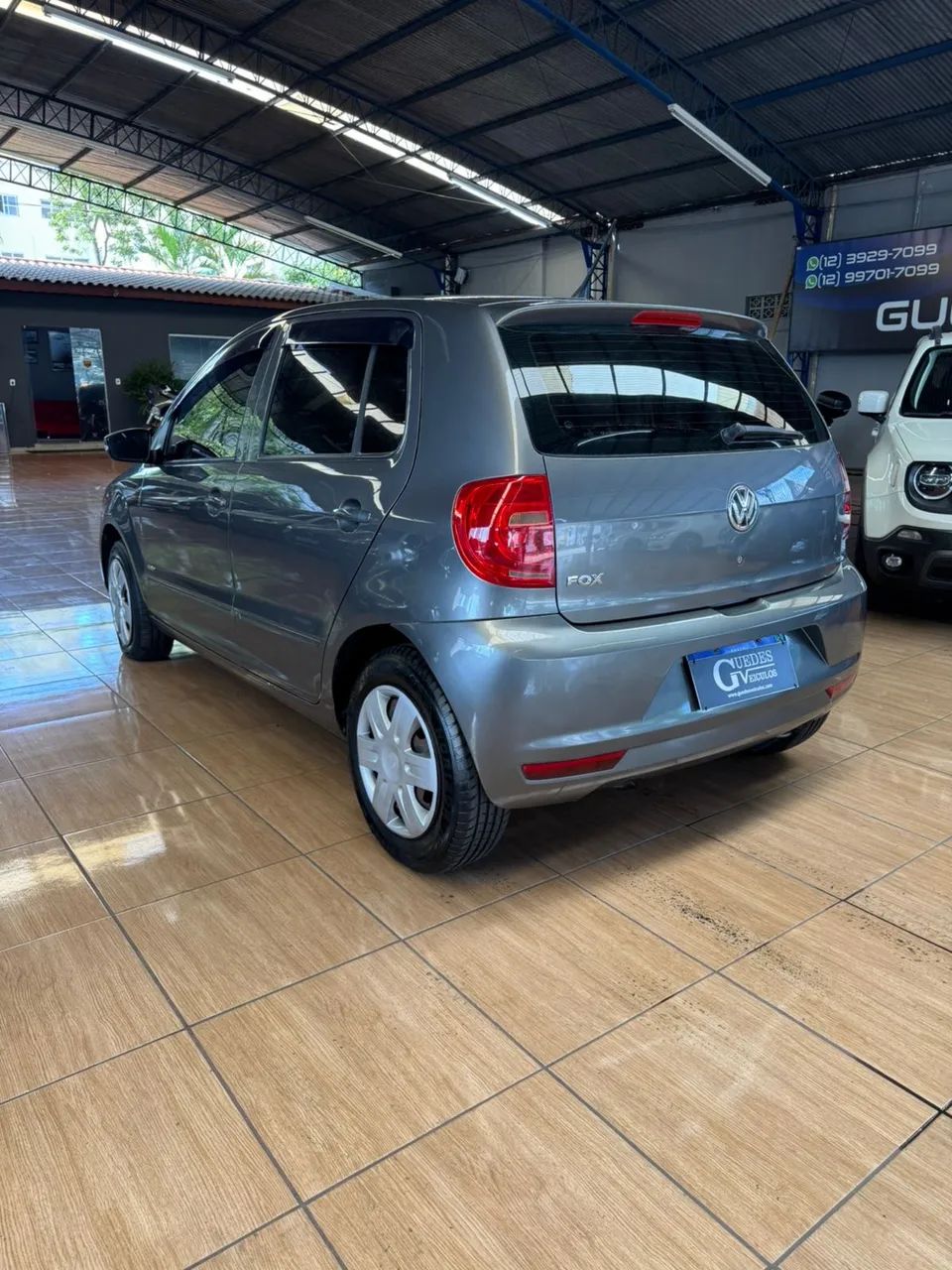 Volkswagen Fox 1.0 MI Total Flex 8V 5P 2011 - Foto 4
