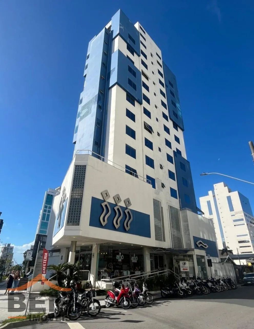 Sala comercial com para locação no Centro de Itajaí | SC.