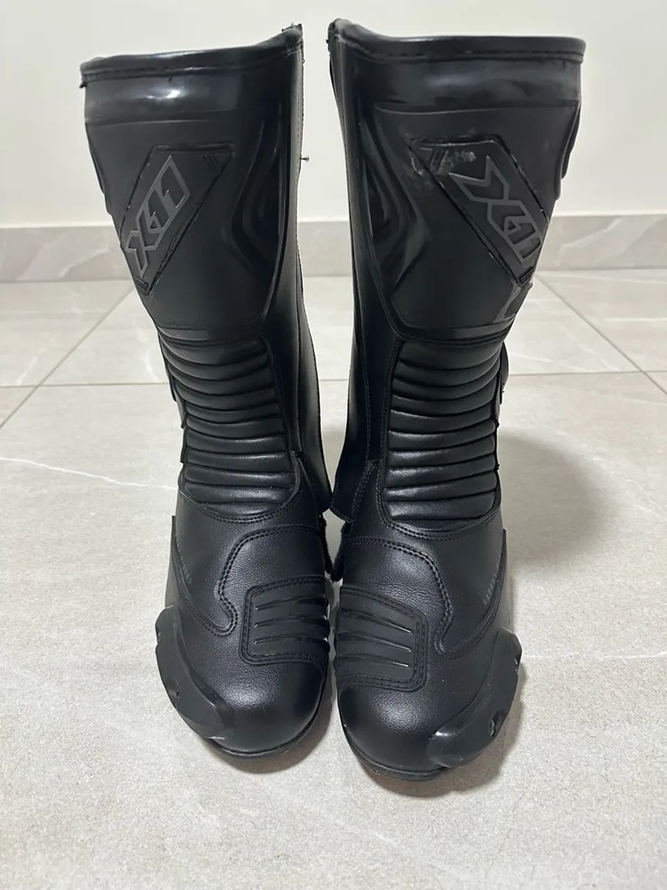 Bota X11