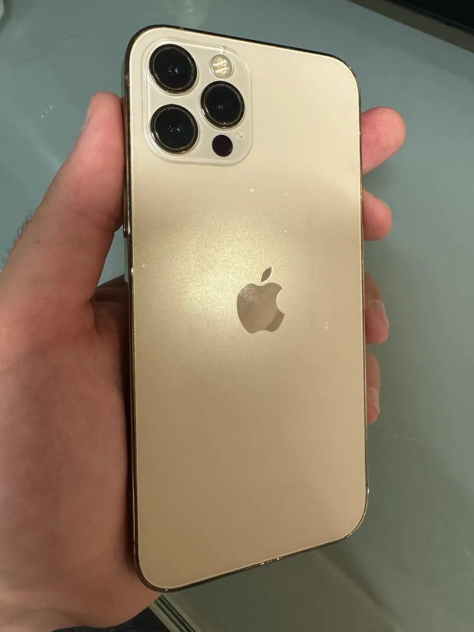 iPhone 12 Pro Dourado