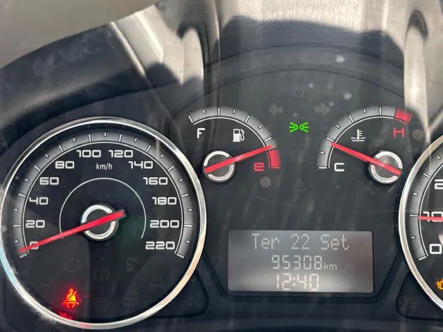 Fiat Palio Attractive 1.0 EVO Fire Flex 8V 5P 2016 - Foto 5