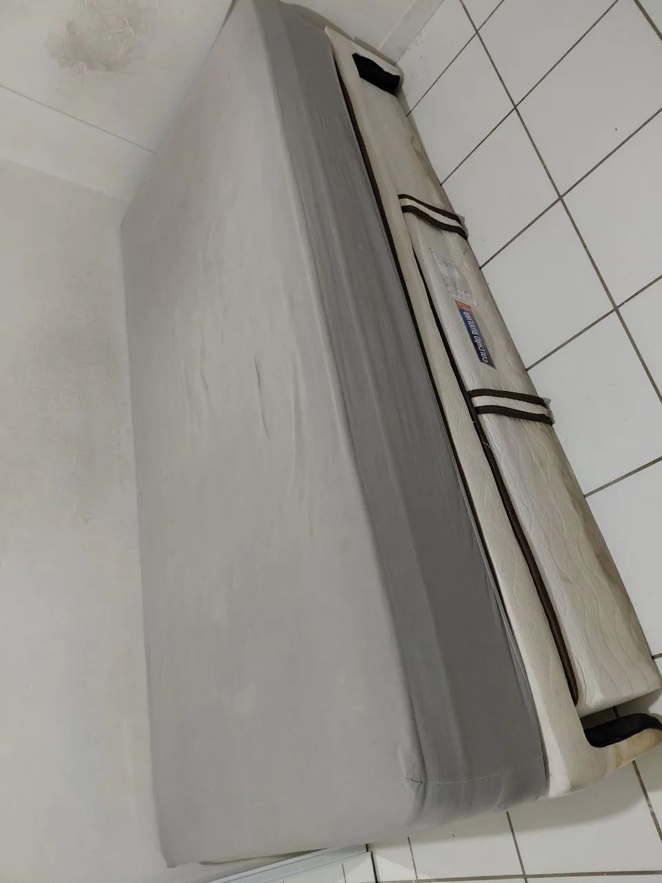 Cama solteirão 