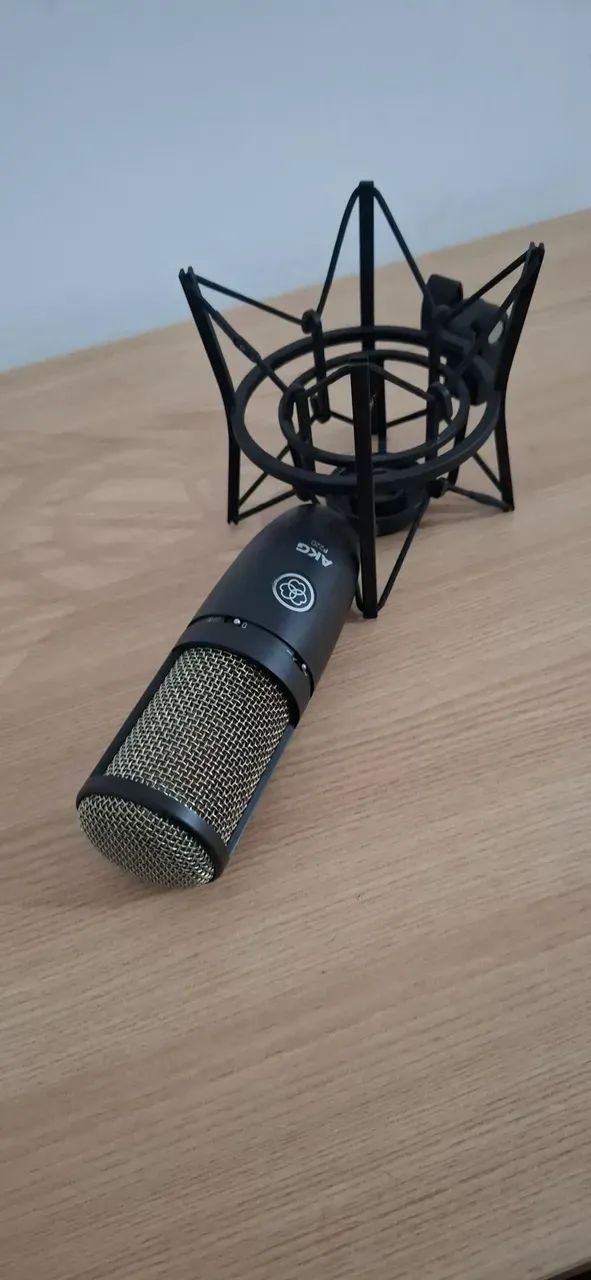 Microfone AKG P220 (com defeito) - Foto 4