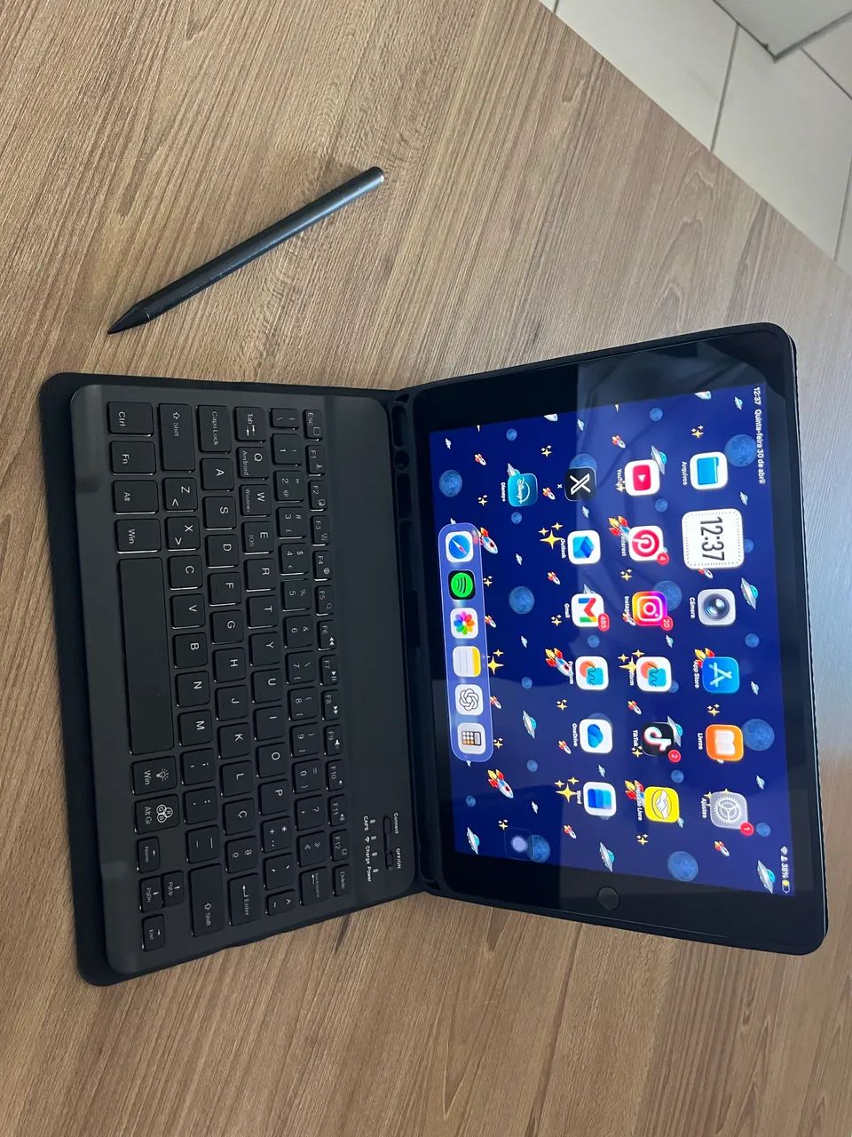 iPad 9 64gb Space Gray + Caixa + Teclado + Caneta - Tablets e E