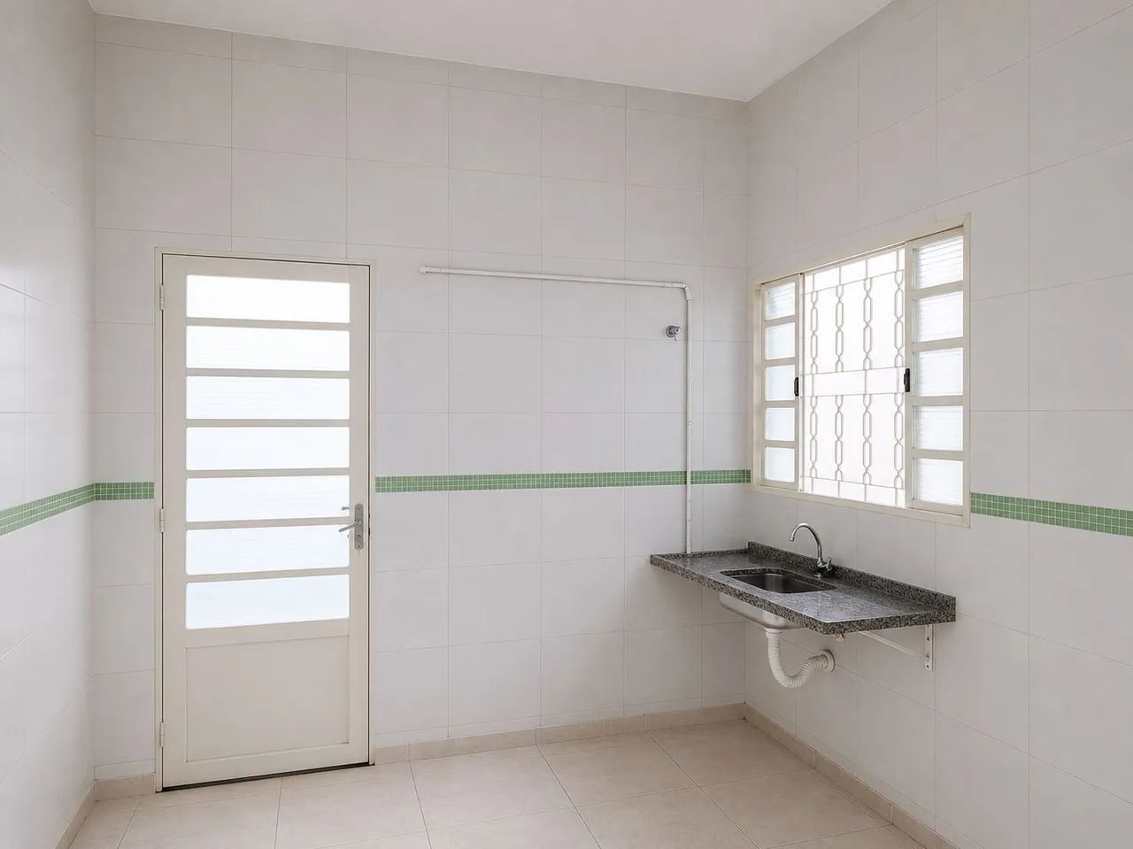 CASA 2 DORM. + QUINTAL AMPLO | 2 VAGAS | PRÓX. DELL E SP-101 - Foto 2