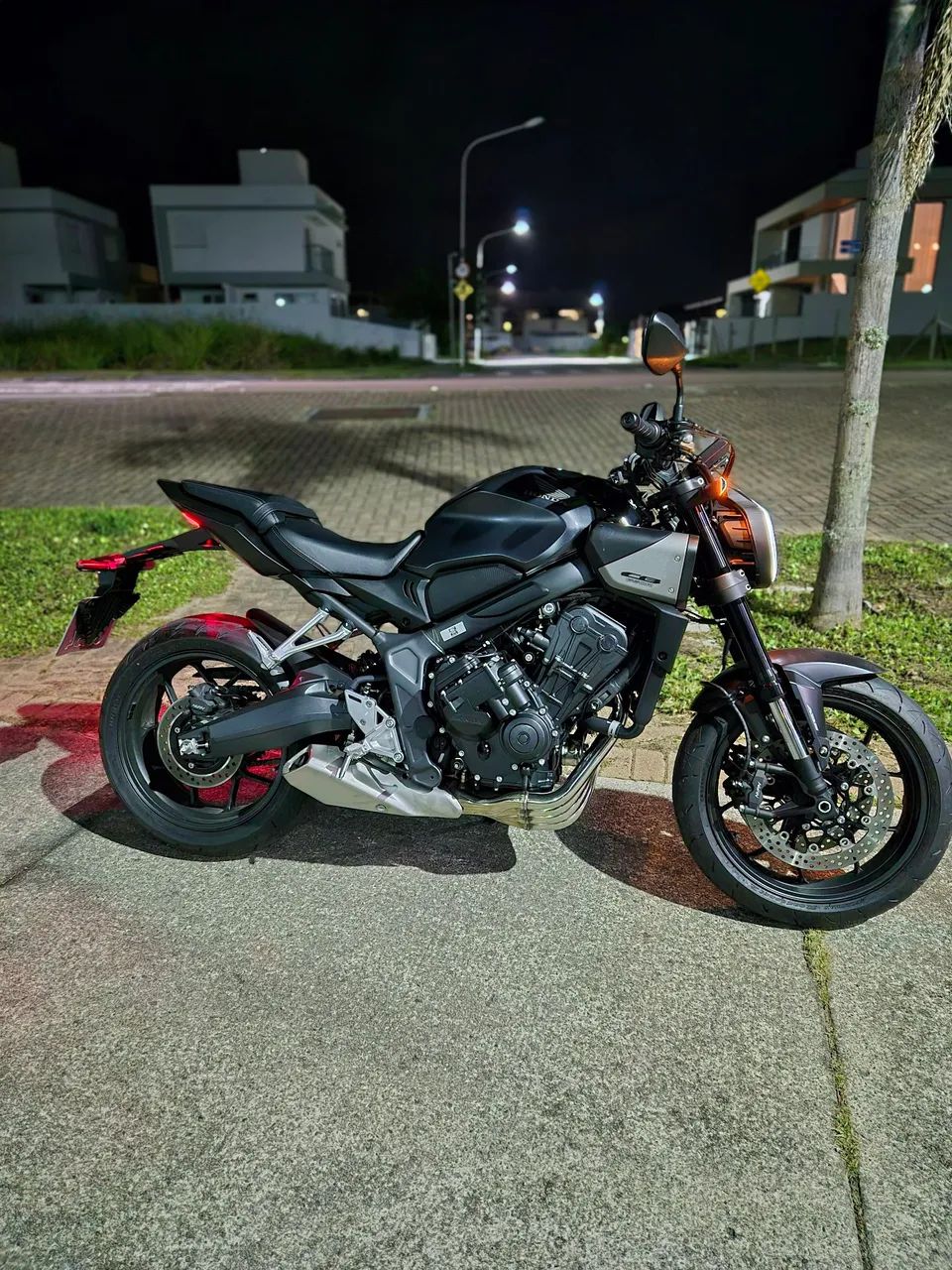 CB 650R E-Clutch - 2026 - Foto 5