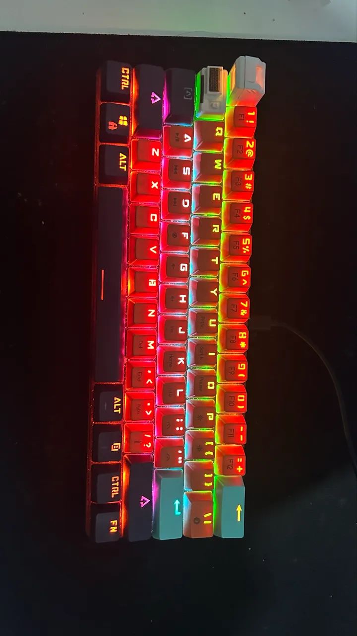 Teclado gamer mecânico (switch red)