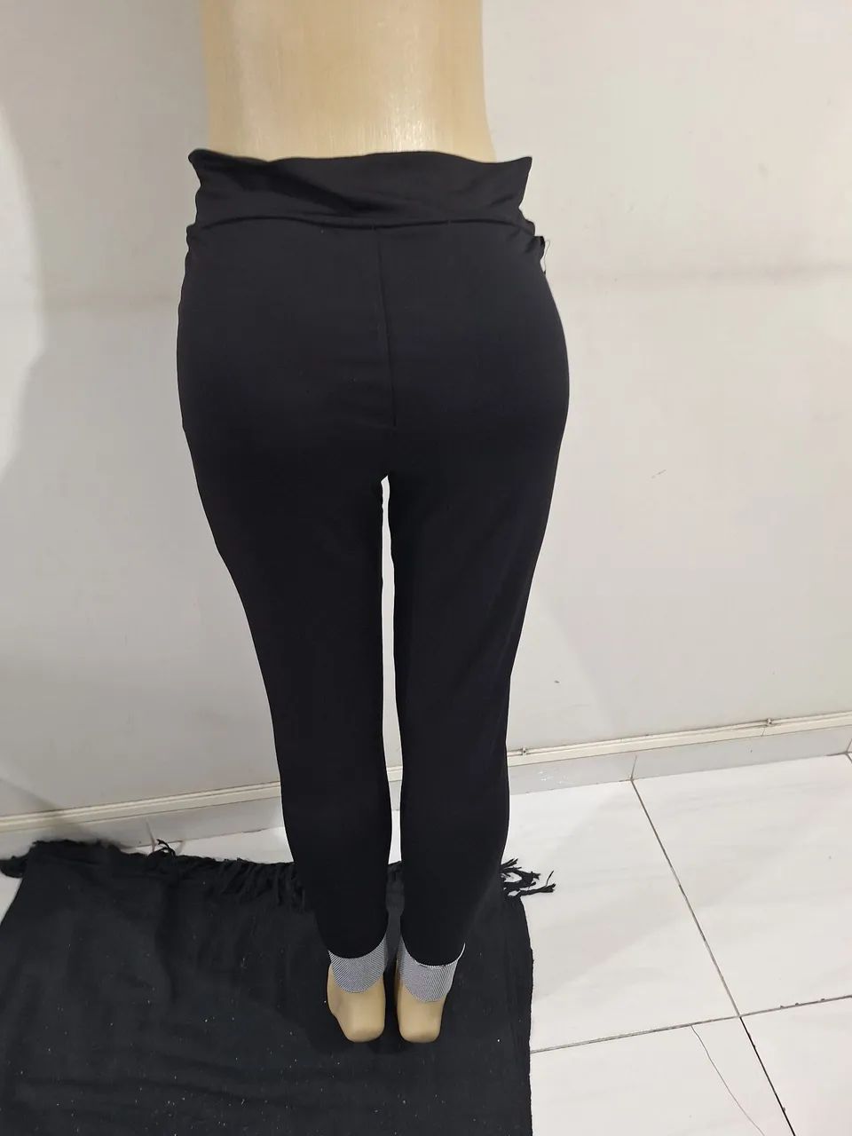 Calça feminino preta  - Foto 3
