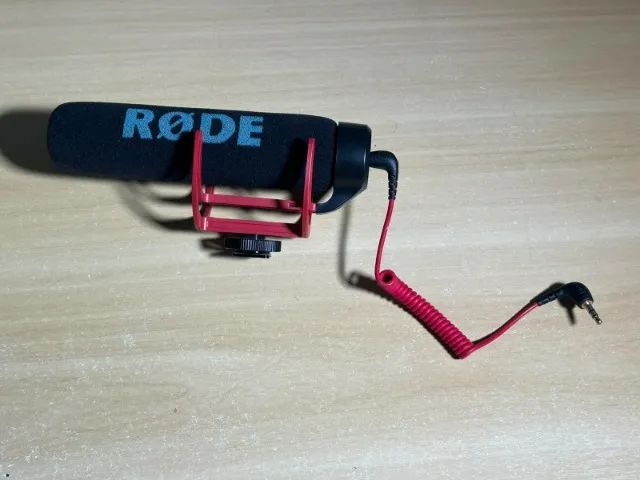 Microfone Direcional RØDE VideoMic GO Profissional