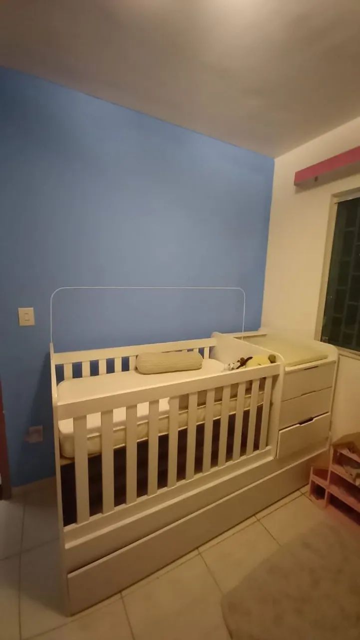 Berço com cama auxiliar e 3 gavetas