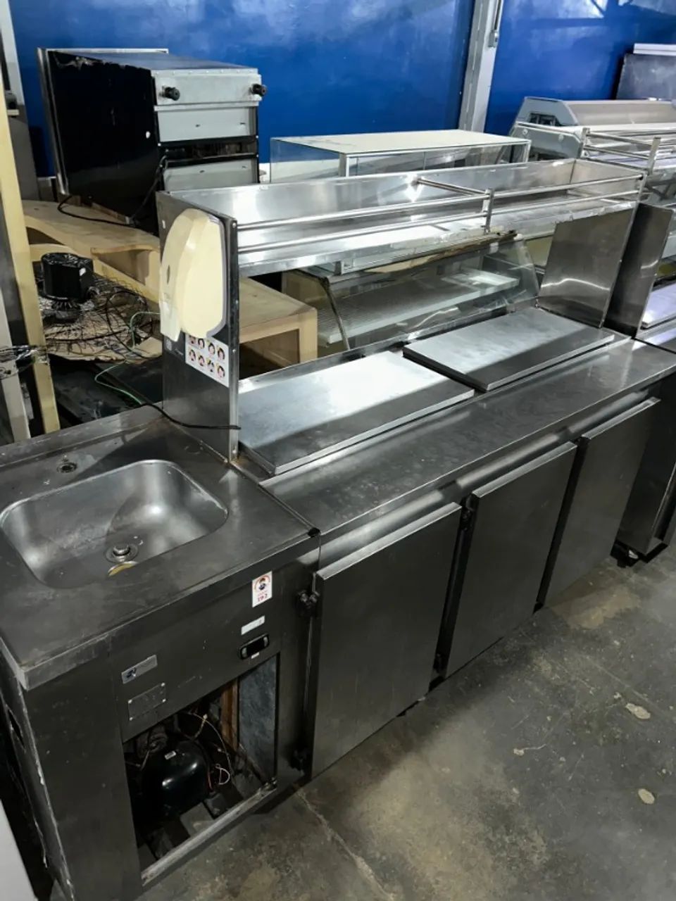 balcão inox - com pizzaiolo - com pia e espaço para cubas refrigerado - Foto 5