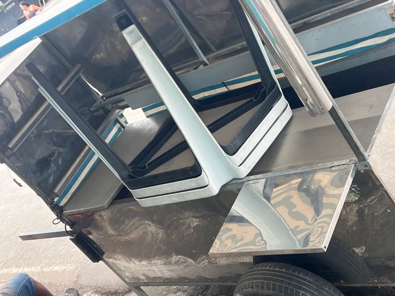 Vendo um carrinho para trabalhar já vai com uma geladeira  - Foto 5