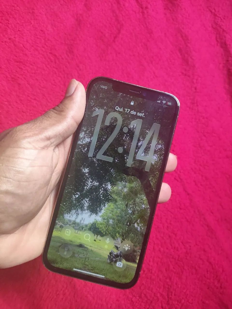 Vendo iPhone 12 PRO Dourado  - Foto 2