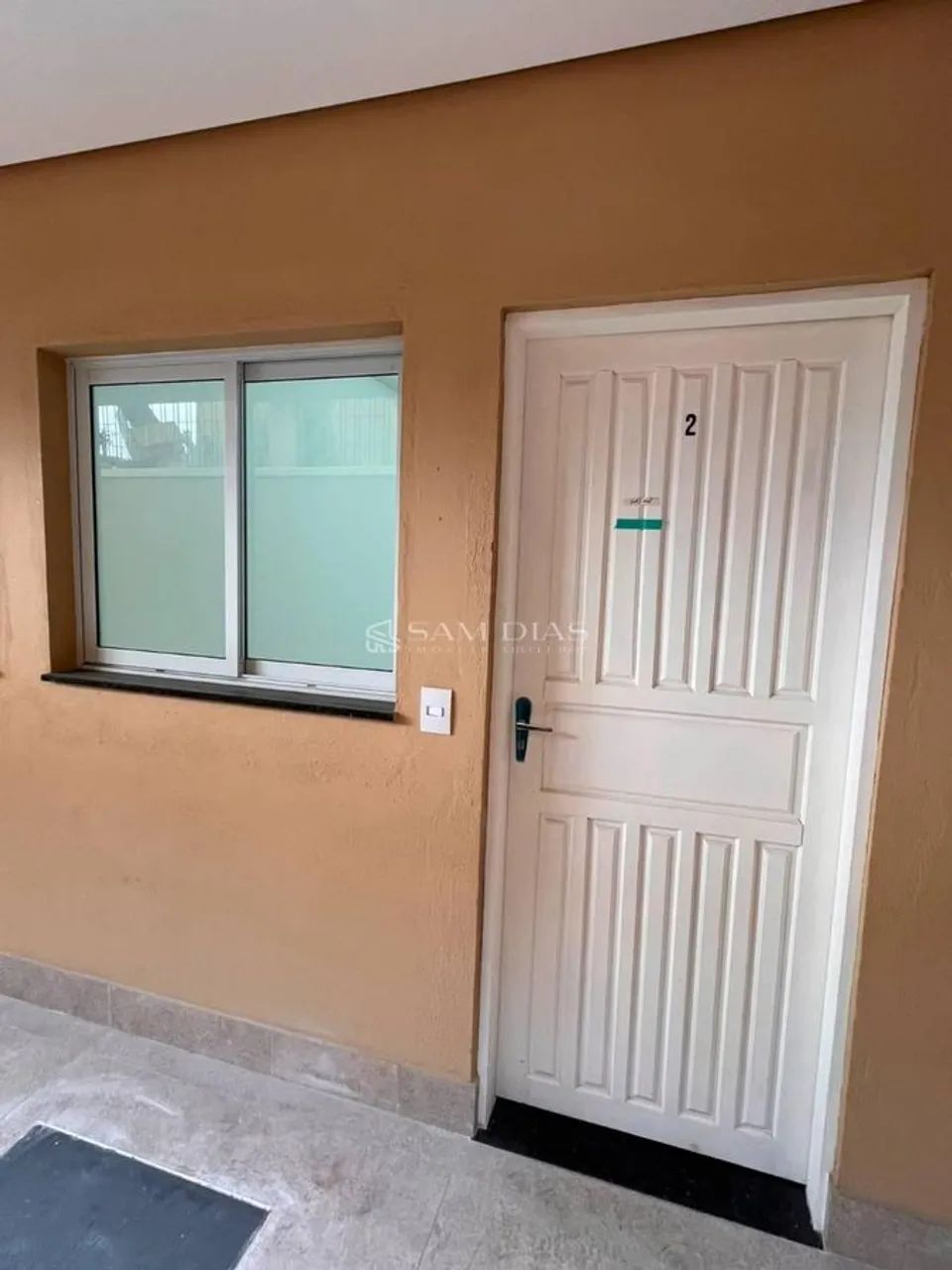 Seu Novo Lar: Apartamento de 2 Quartos com Área Externa