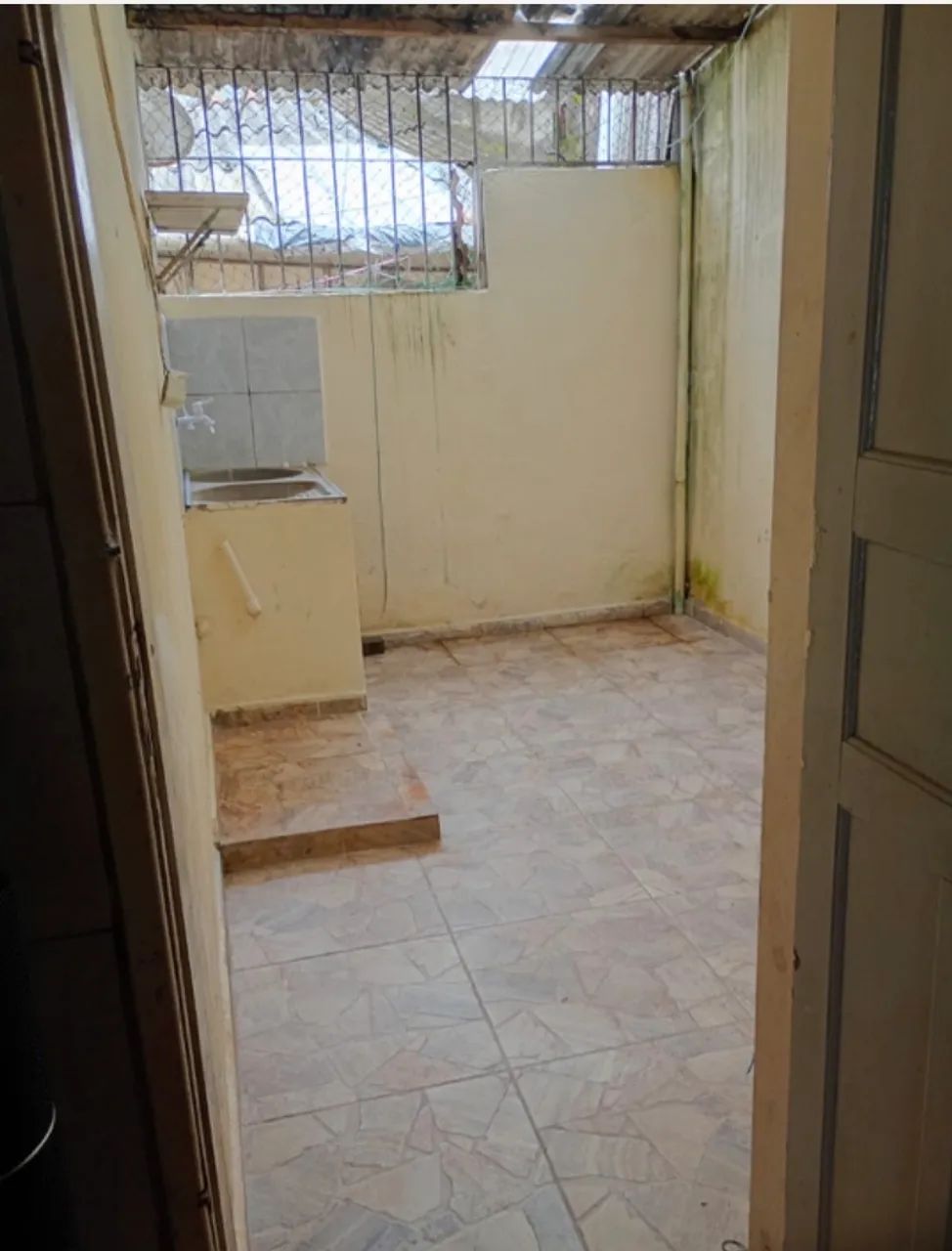 Ótima casa 2 quartos no Cordeiro  - Foto 4