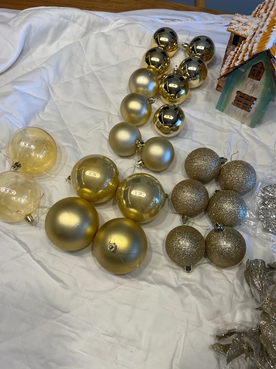 Árvore de natal nevada slim 1,80m + Enfeites - Foto 5