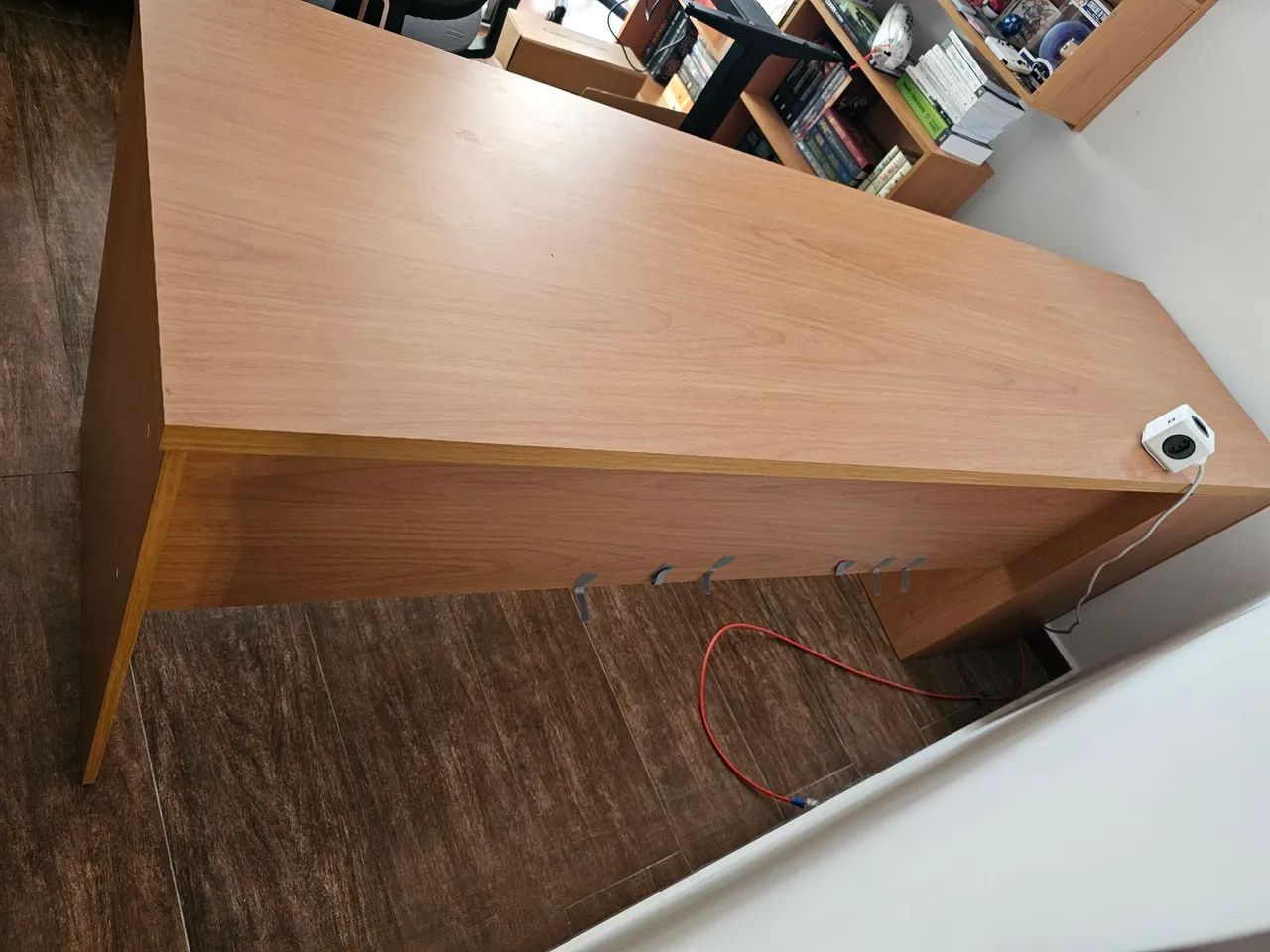 Mesa 200 x 60 com 4 gavetas - Foto 2