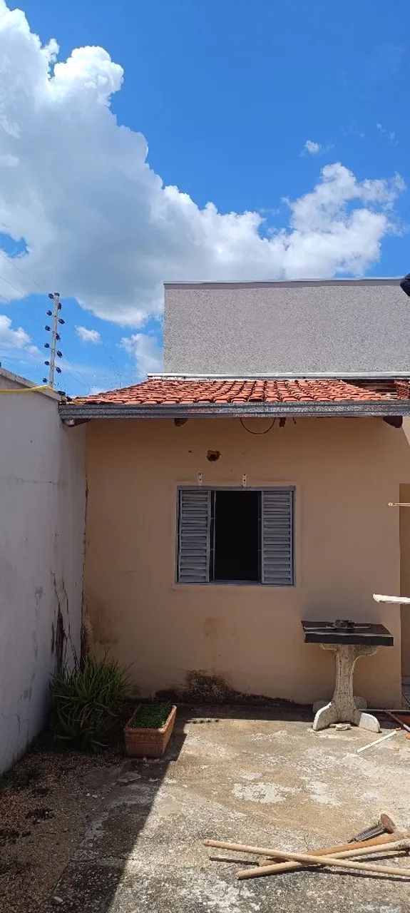 Selling roof tiles, 60 m²