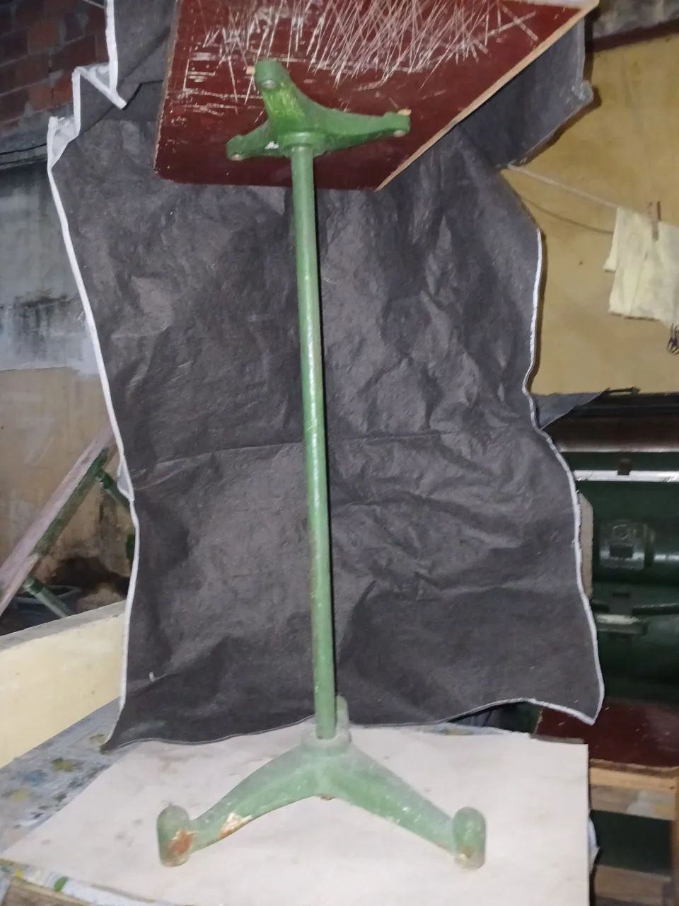 Pes de ferro Mesa