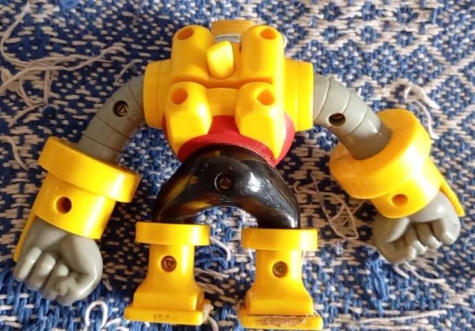 ( Leia ) Boneco Guts Man Mega Man McDonald's 2006 - Foto 2