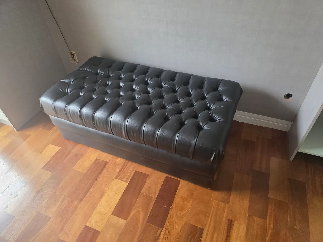 Puff preto de couro - Foto 4