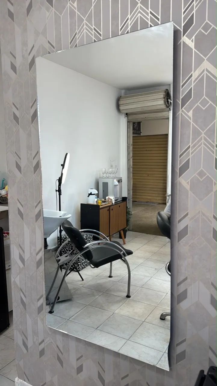 Vendo cadeira e espelho para salão  - Foto 2