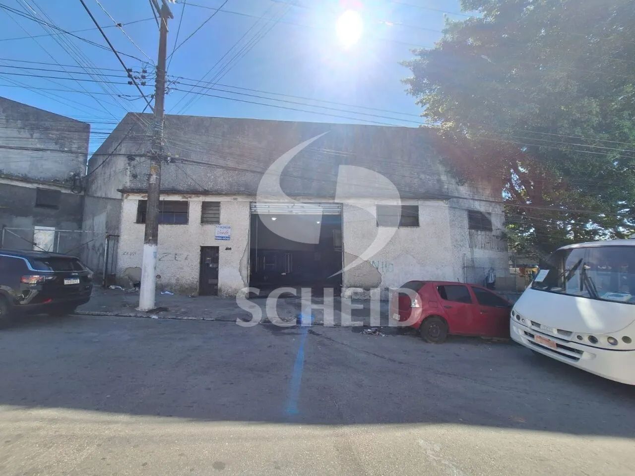 Galpão a venda de 439,00m² útil, com 3 vagas no Jardim Luso