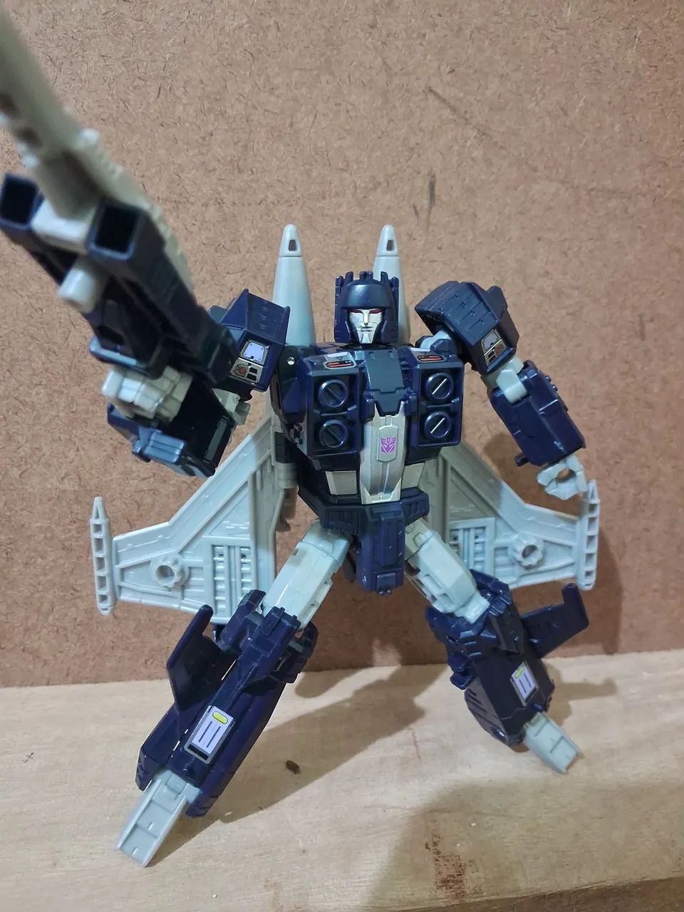 Transformers AOTP DELUXE Triggerhappy (versão Pack)