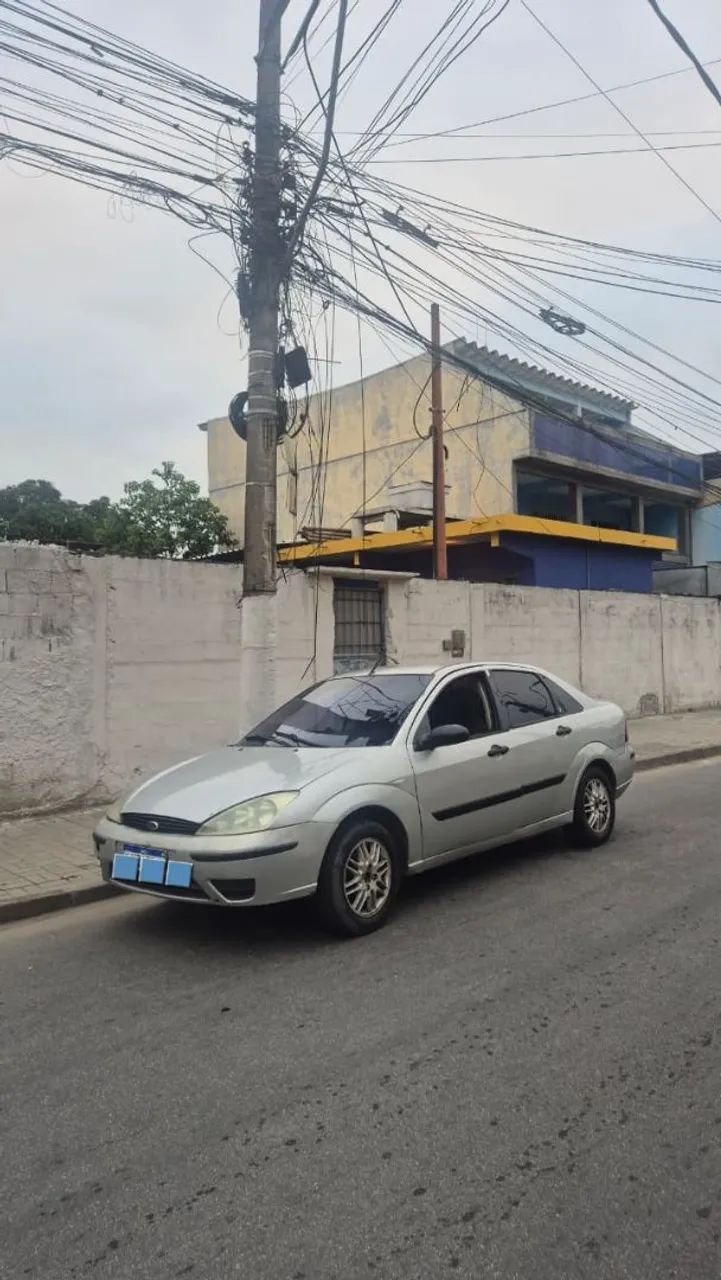 Ford Focus Focus Ghia Sed. 2.0 16V/ 2.0 16V Flex 4p 2001