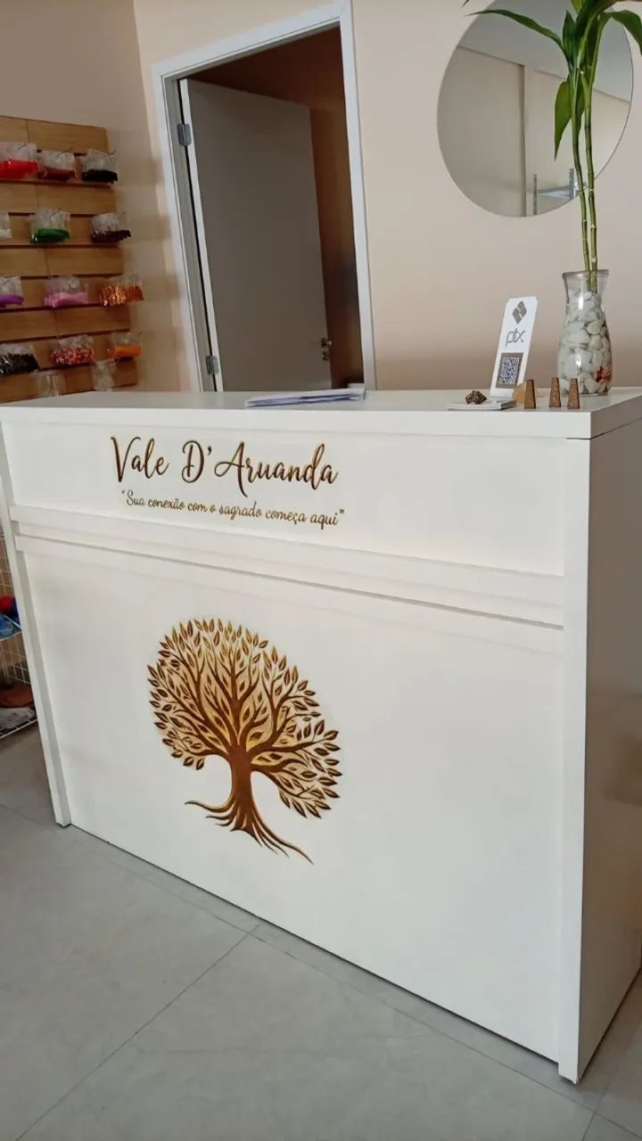Vendo móveis para loja novos 2 meses de uso 