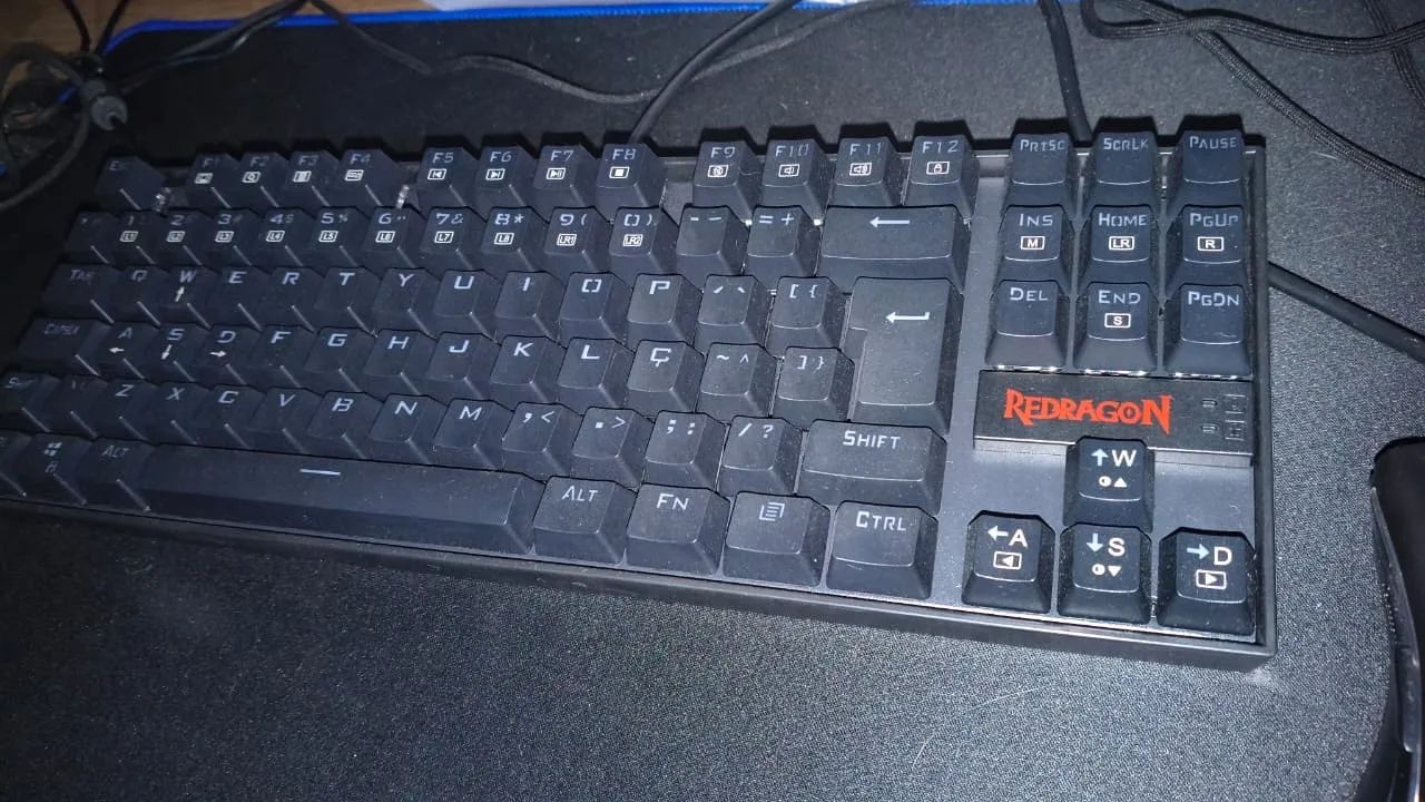 Vendo teclado e mouse gamer Redragon - Foto 4