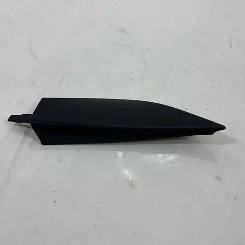 Moldura Interna Porta Traseira Esquerda Etios 2015 a 2019 Traseira Esquerda Preto