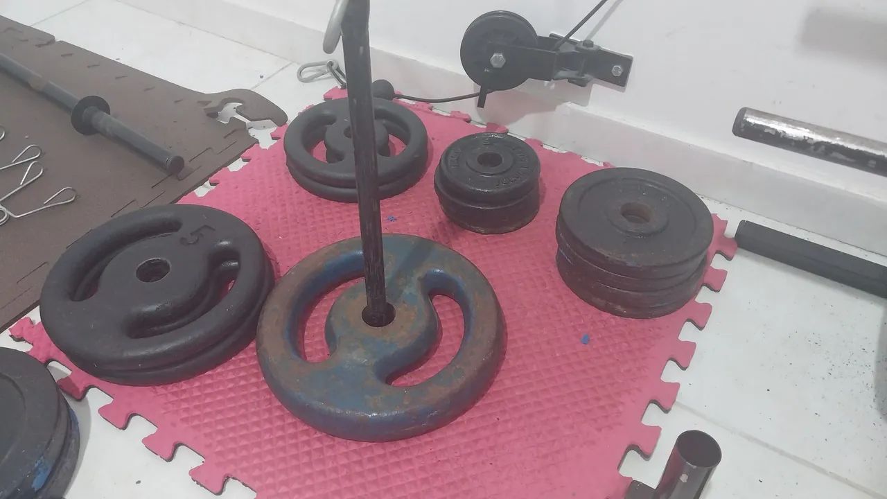 Anilhas peso musculação exercícios  - Foto 4