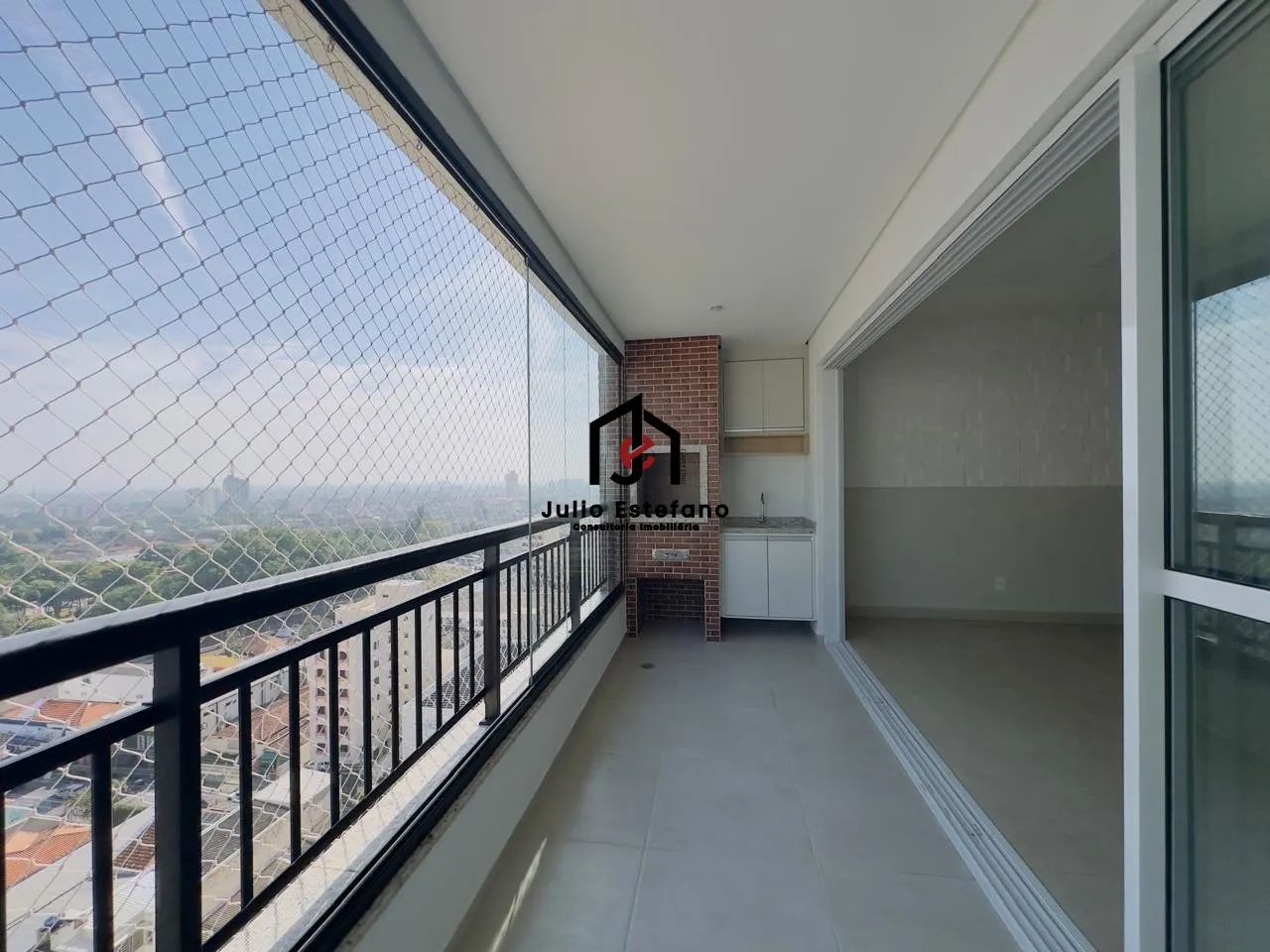 Apartamento com 2 dormitórios sendo 1 suíte no Centro em Taubaté