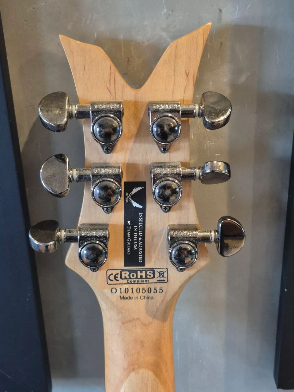 Guitarra Dean Deceiver - Foto 4
