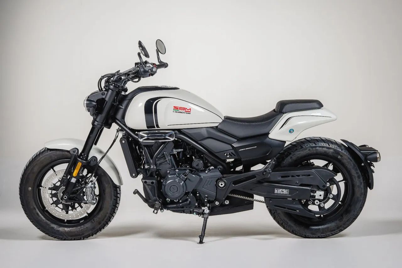 SBM 600C CUSTOM 2026 - Foto 3