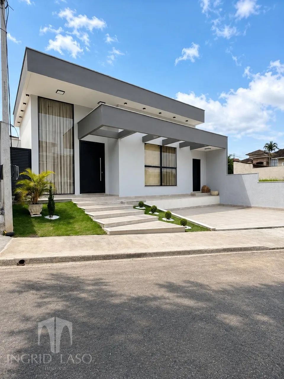 Casas Lineares com 3 Suítes | Vale dos Cristais