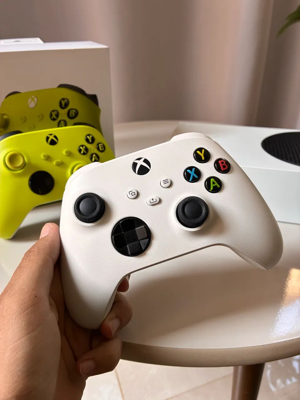 Xbox series s 2 controles  - Foto 5