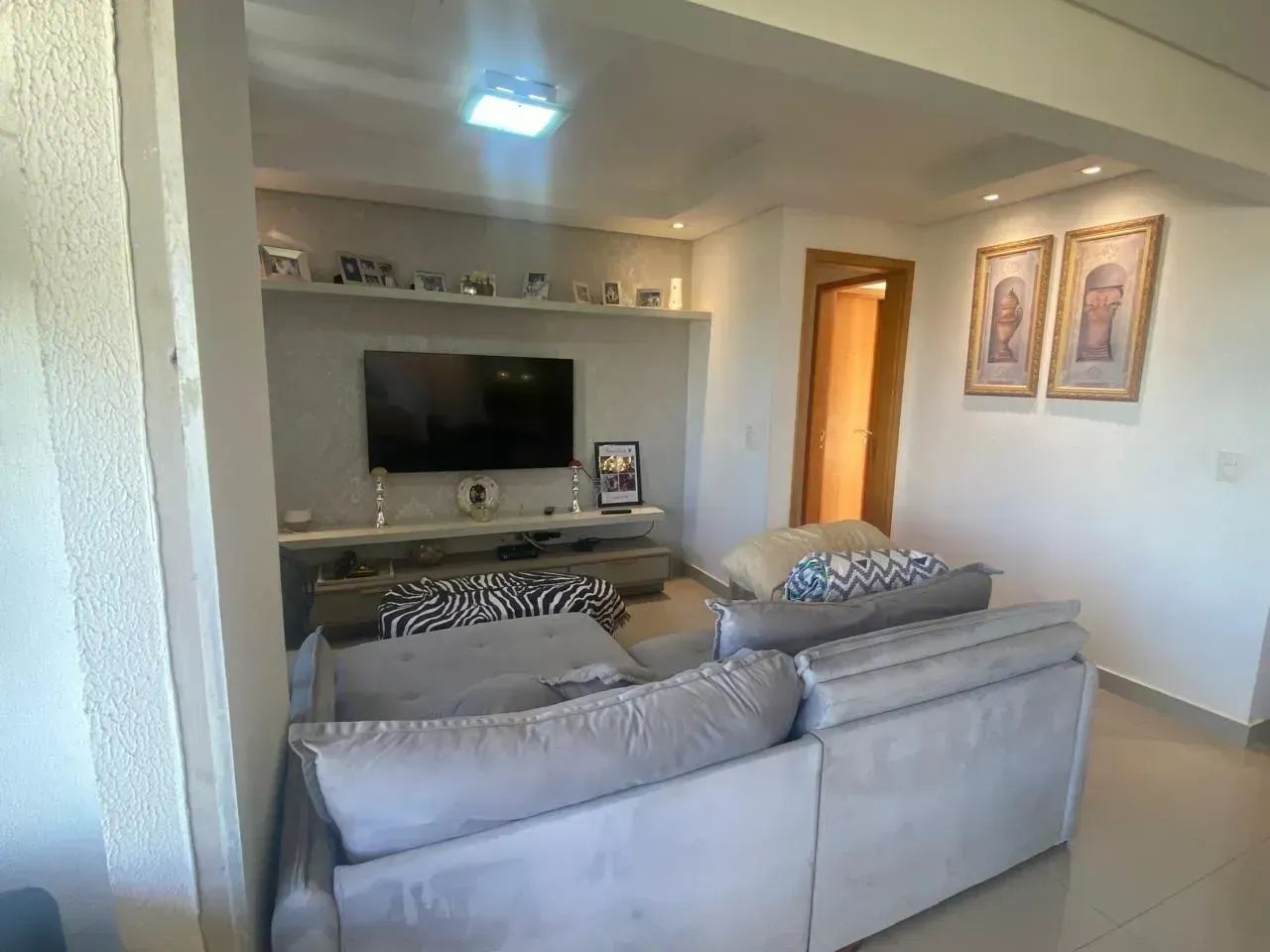 Oportunidade na Av. Nely Martins | 3 Suítes + Varanda Gourmet | Condomínio Clube - Foto 2