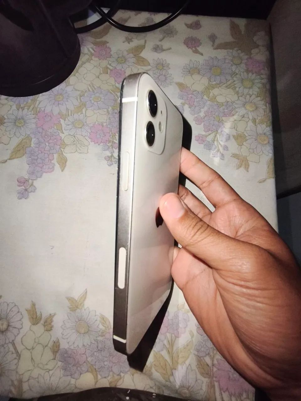 Iphone 12 branco 128gb com defeito - Foto 3