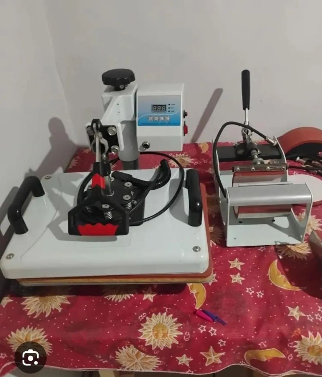 Vendo máquina 8 em 1 com material e uma plastificadora 