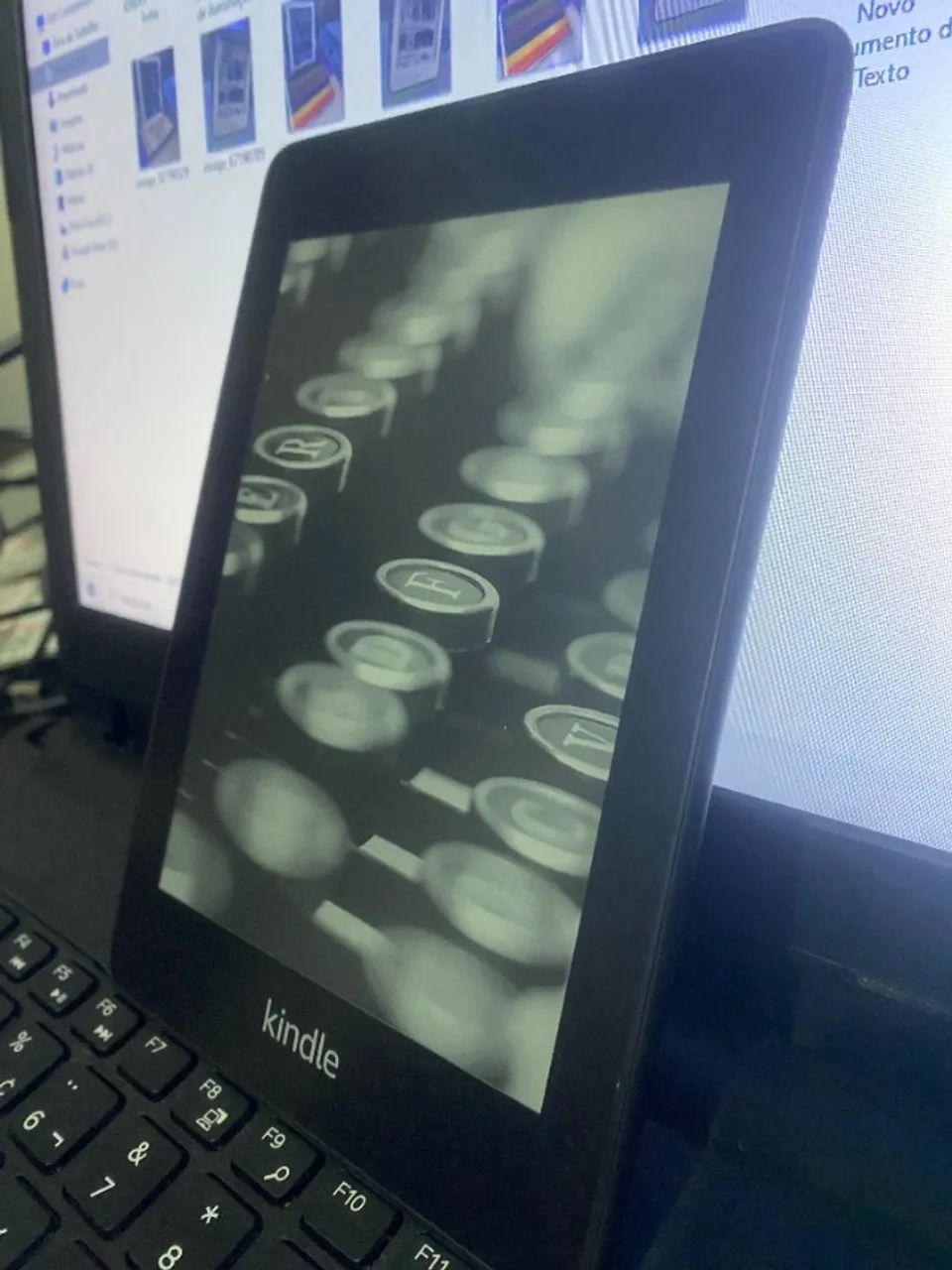 Kindle 10ª Geração 8Gb   - Lê Apenas PDF - Foto 2