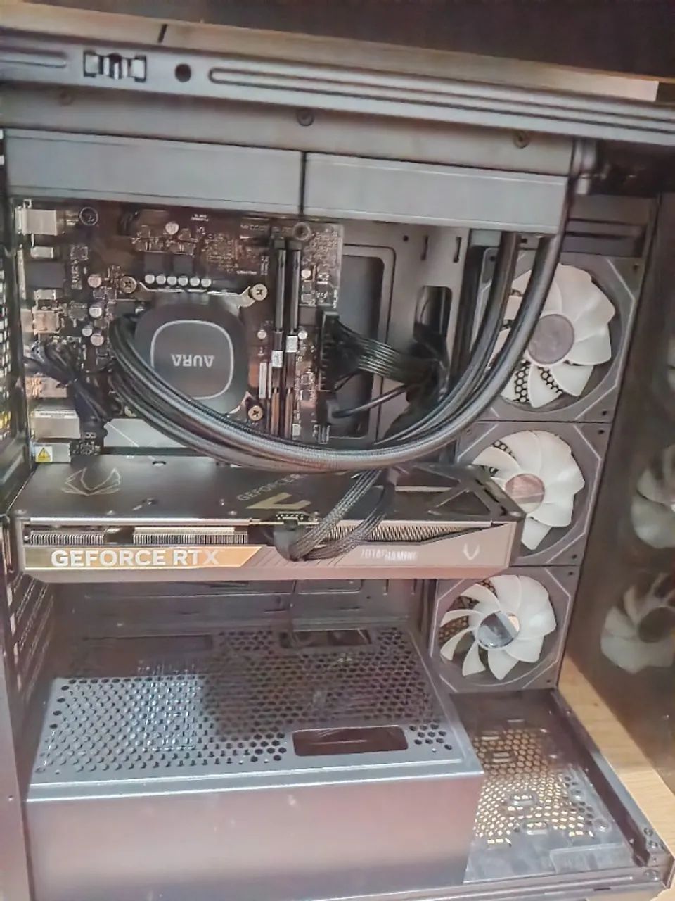 RTX 5070 Gaming PC by Zotac