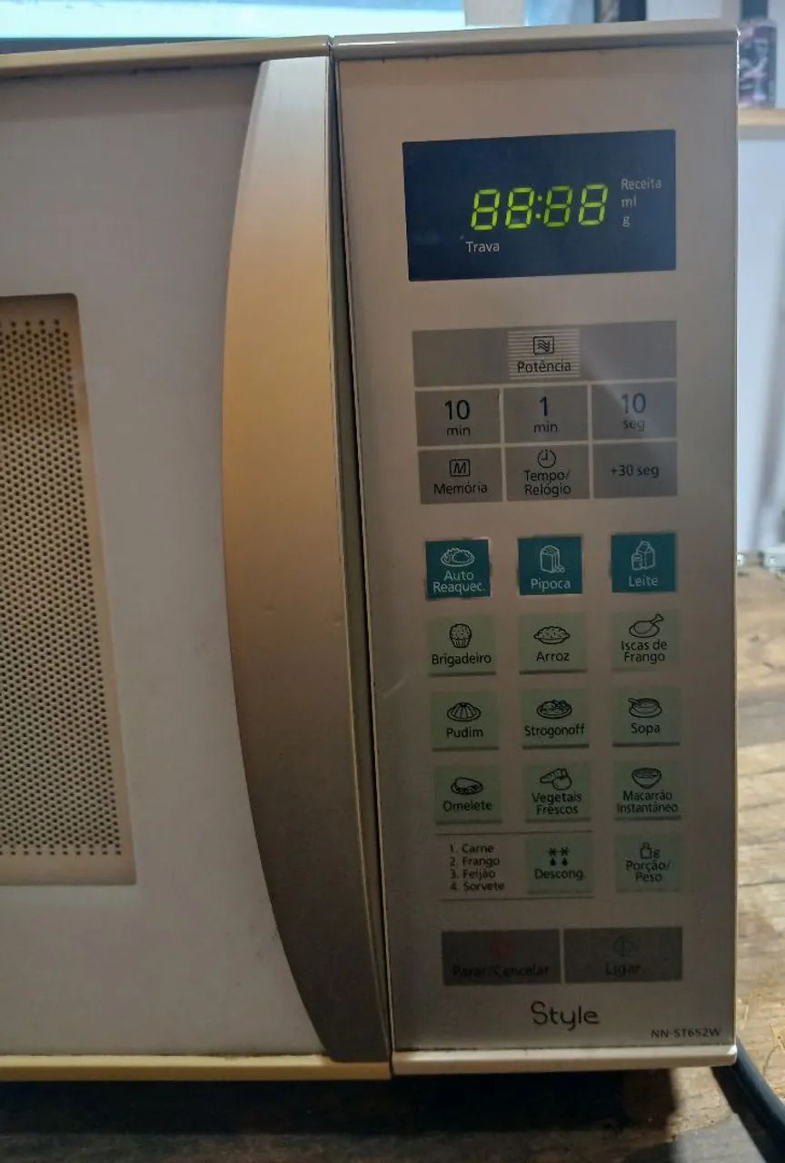 Micro-ondas grandao perfeito  34 litros  Panasonic 