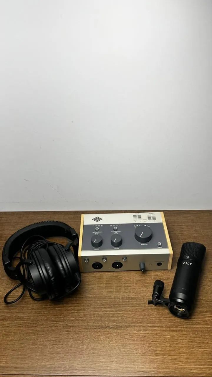 Kit Studio Universal Audio, Volt 276 (interfac + mic + headphone) - Foto 2
