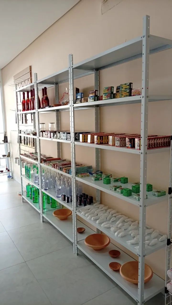 Vendo móveis para loja novos 2 meses de uso  - Foto 3
